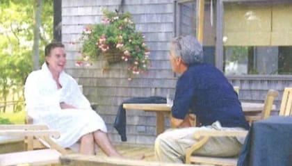 El exdiplomático británico Peter Mandelson con Jeffrey Epstein