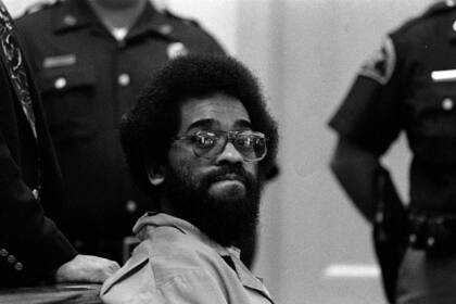 El exempleado del correo de Ridgewood mató a cuatro personas en menos de 24 horas. Con hechos como este cobró vigencia la expresión "going postal"