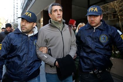El exfuncionario kirchnerista Roberto Baratta, cuando fue detenido; sufrió hoy un nuevo revés judicial