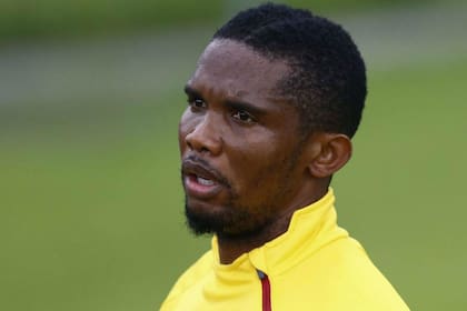 El exfutbolista camerunés evitó la bancarrota en 2011 tras una estafa de su representante