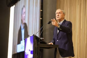 Schiaretti le pidió al Gobierno la salida de Manuel Adorni