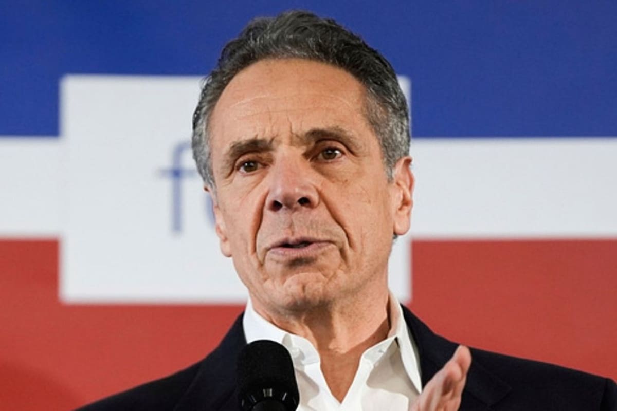 El exgobernador de Nueva York se mantiene en la contienda como candidato independiente