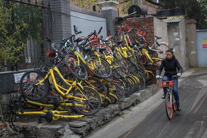 El éxito de Ofo y de Mobike ha provocado en China el nacimiento de varias decenas de competidoras que han copiado el modelo