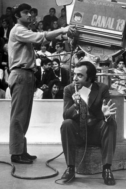 El éxito de Sábados Circulares duró 12 años, hasta 1974. Desde entonces y para siempre, a Pipo Mancera lo reconocen como "señor televisión"