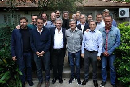 El exjefe de Gabinete y el jefe de La Cámpora, almorzaron con intendentes del conurbano en Lomas de Zamora