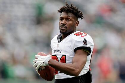 El exjugador de la NFL Antonio Brown enfrenta cargos de intento de asesinato tras tiroteo en Miami