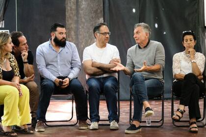 El exmandatario durante la reunión informal realizada en Villa La Angostura