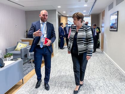 El exministro de Economía, Martín Guzmán, y Kristalina Georgieva, titular del FMI, en las oficinas del organismo