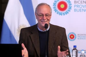 El exministro de Salud bonaerense Daniel Gollan presentó ante el juez Ramos Padilla un DNI donde consta su domicilio bonaerense