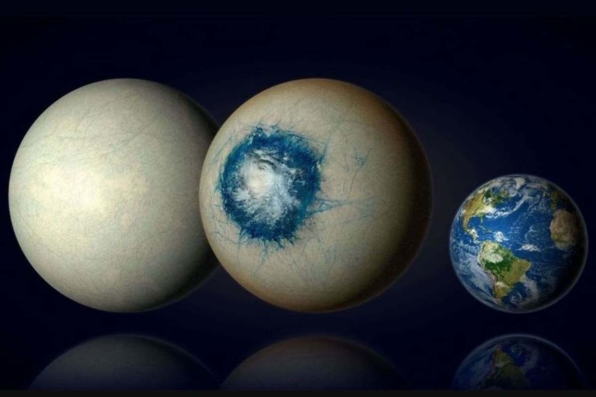 El exoplaneta templado LHS 1140 b podría ser un mundo completamente cubierto de hielo (izquierda) similar a la luna Europa de Júpiter o ser un mundo helado con un océano subestelar líquido y una atmósfera nublada (centro). Datos del telescopio espacial Webb -combinados con otros anteriores de sus homólogos Spitzer, Hubble y TESS- han revelado un prometedor mundo de hielo o agua similar a una supertierra. POLITICA INVESTIGACIÓN Y TECNOLOGÍA B. GOUGEON/UNIVERSITÉ DE MONTRÉAL
