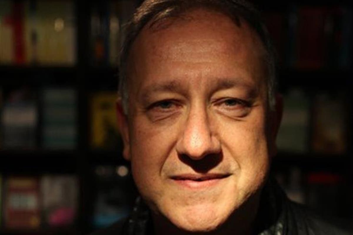 El experto en medios y comunicación rosarino sostiene que las redes digitales no son el paraíso, pero tampoco el infierno