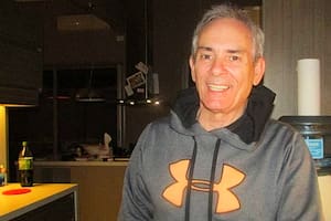 El expiloto de Fórmula 1 Oscar "Poppy" Larrauri, hace ocho años; actualmente enfrenta una acusación por lavado de dinero del juego clandestino