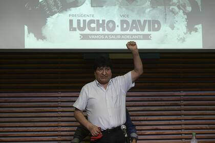 El expresidente boliviano Evo Morales, durante una conferencia de prensa, hoy en Buenos Aires