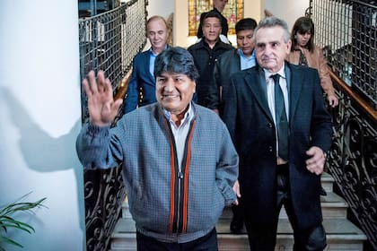 El expresidente de Bolivia Evo Morales estuvo hoy en Rosario para brindar la clase magistral "Presente y Futuro de América Latina"; lo acompañaron el referente de La Corriente Nacional de la Militancia e Interventor de la AFI, Agustin Rossi, y el Rector de la Universidad Nacional de Rosario, Franco Bartolacci