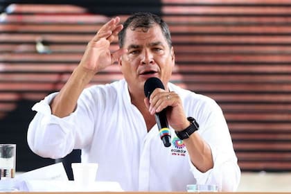 El expresidente de Ecuador Rafael Correa puso en duda la relevancia de la alternancia presidencial en América Latina