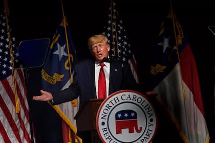 El expresidente de Estados Unidos, Donald Trump, se dirige a la convención estatal republicana el 5 de junio de 2021 en Greenville, Carolina del Norte