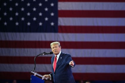 El expresidente de Estados Unidos y aspirante a la presidencia de 2024, Donald Trump, habla durante la reunión anual de la Conferencia de Acción Política Conservadora (CPAC) el 24 de febrero de 2024, en National Harbor, Maryland