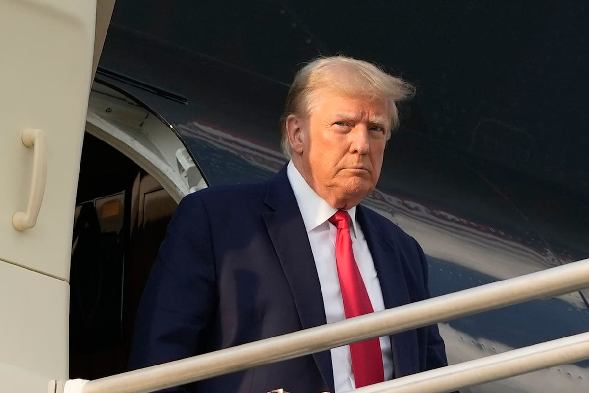 El expresidente Donald Trump en el Aeropuerto Internacional Hartsfield-Jackson en Atlanta el 24 de agosto de 2023