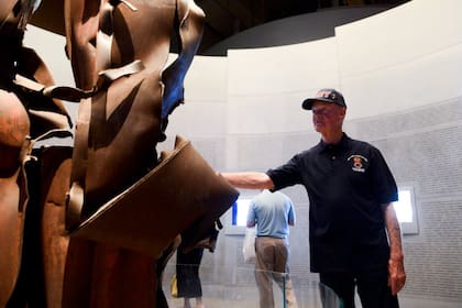 El expresidente George W. Bush escribió en su cuenta de X un mensaje con el que lamentó el fallecimiento del bombero neoyorquino (Foto: @TheBushCenter)
