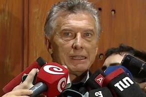 El expresidente Mauricio Macri durante el velatorio de Luis Brandoni en la Legislatura porteña