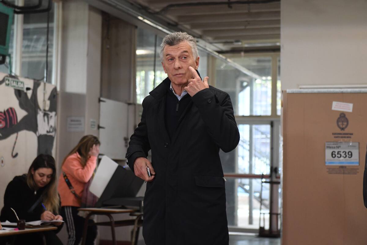 El expresidente Mauricio Macri emitió su voto en el Lenguas Vivas, de Palermo