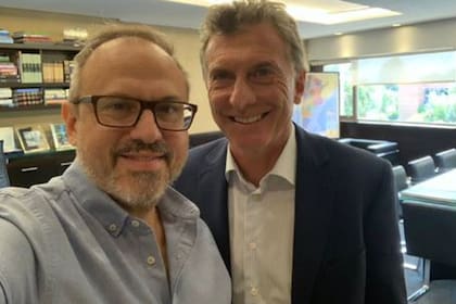 El expresidente Mauricio Macri junto al intendente Diego Valenzuela