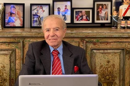 El expresidente y actual senador Carlos Menem durante una sesión virtual