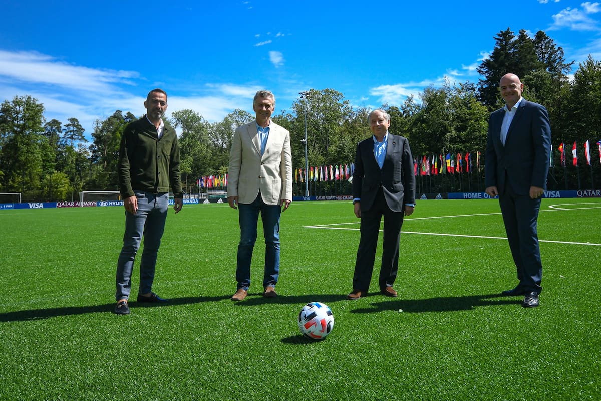 El expresidente y Gianni Infantino compartieron un acto formal y este miércoles organizaron, a modo de bienvenida formal al "mundo FIFA", un picadito