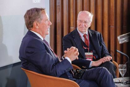 El exrepresentante de Comercio de Estados Unidos, Robert Lighthizer, con el CEO de Techint Paolo Rocca