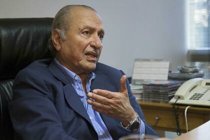 El exsenador riojano aseguró que no están dadas las condiciones para establecer la medida que caracterizó a la economía de los años ´90