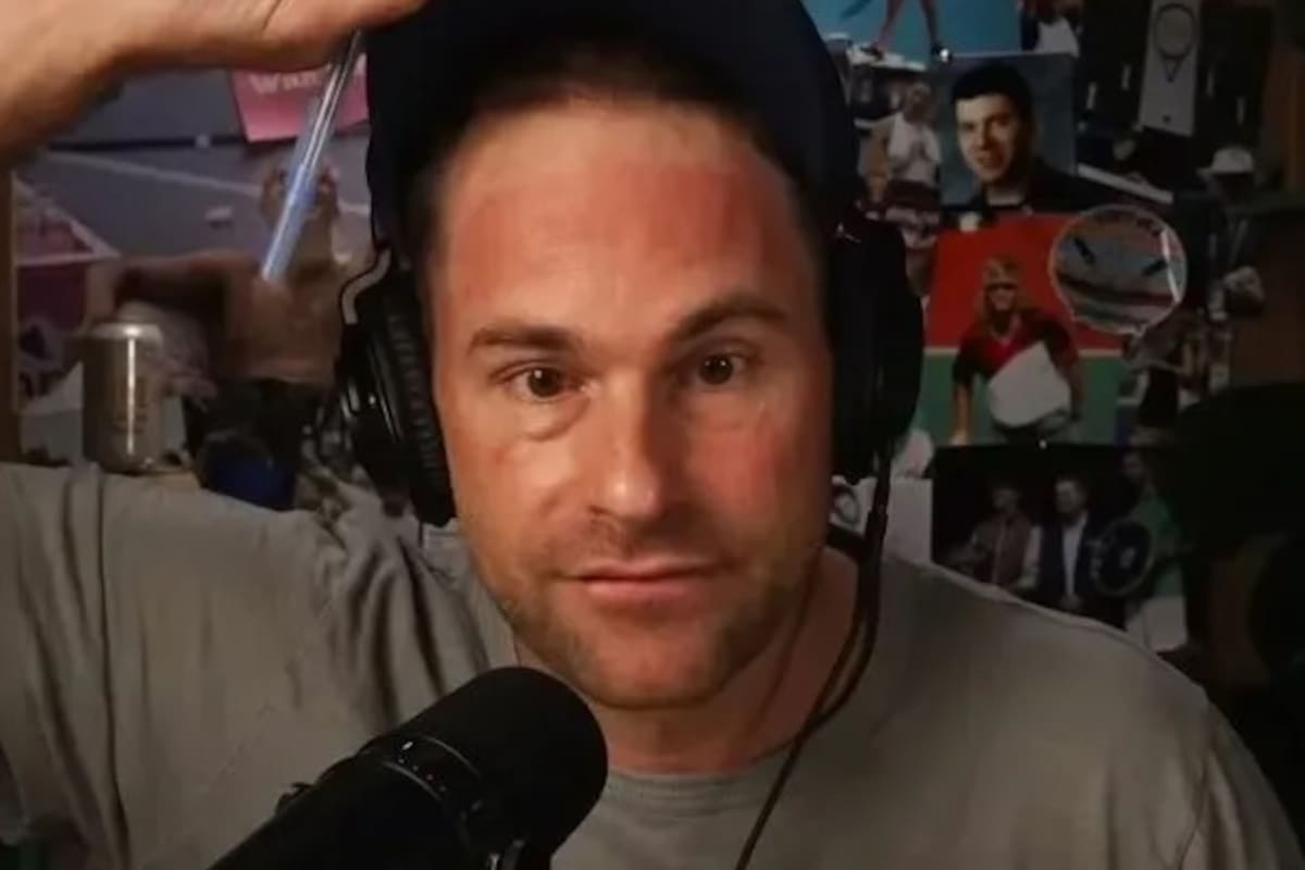 El extenista estadounidense Andy Roddick exhibiendo las marcas en el rostro por un tratamiento contra el cáncer de piel