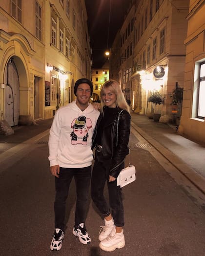El extenista y la modelo tuvieron como celestino a Ricky Sarkani y en 2019 comenzaron oficialmente su relación (Foto: Instagram @eugedemartino)