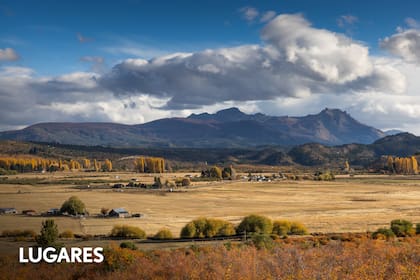El extenso valle rodeado de montañas