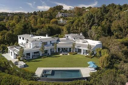 El exterior de la mansión de Jennifer López y Ben Affleck que intentan vender