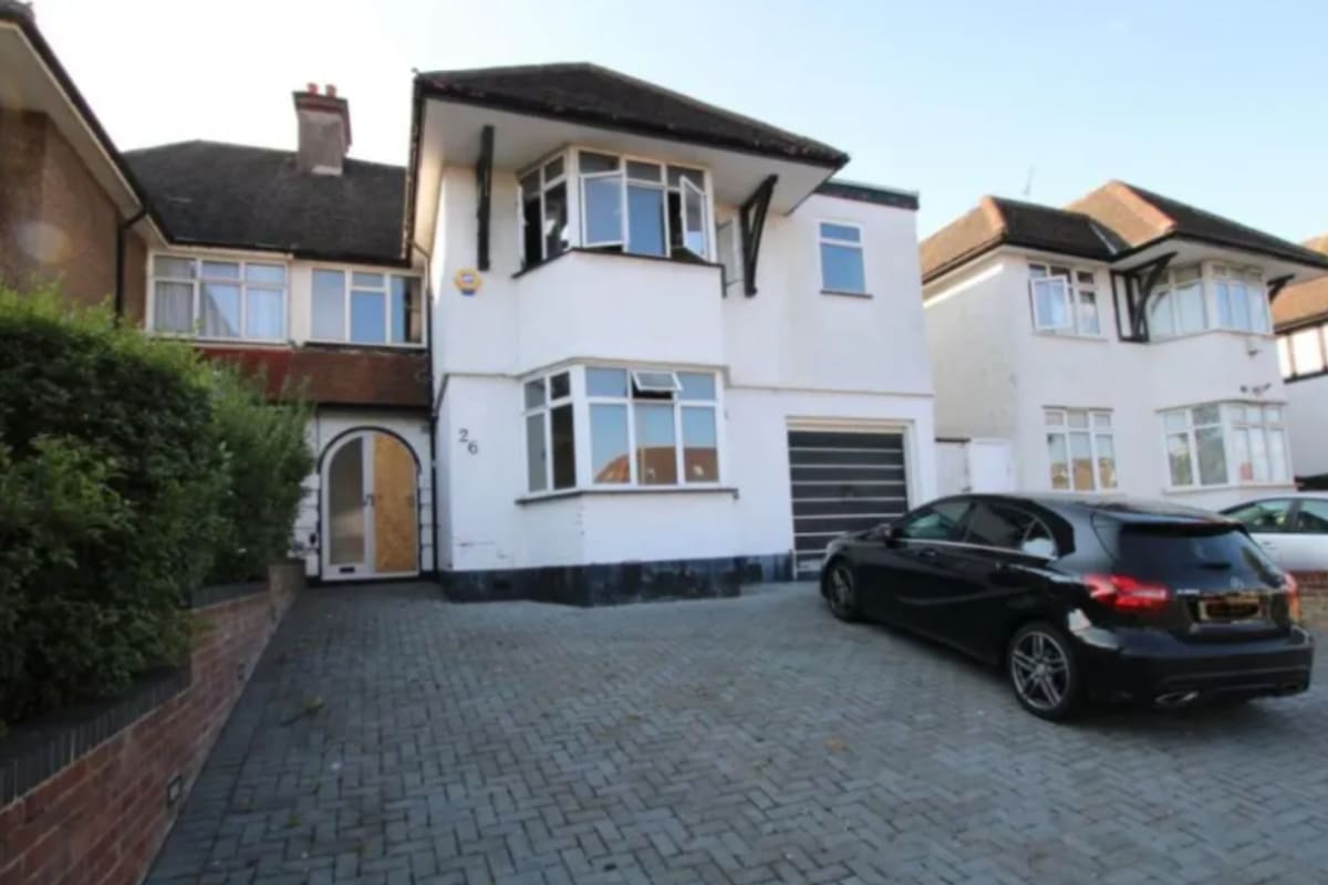 El exterior de la propiedad invita a cualquier comprador a pagar el monto pedido; sin embargo, no así su interior