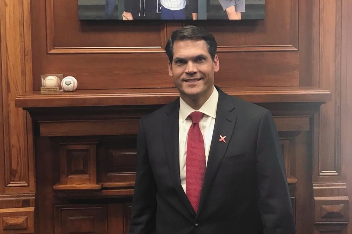 El exvicegobernador republicano Geoff Duncan se presenta como precandidato demócrata para las próximas elecciones estatales de 2026