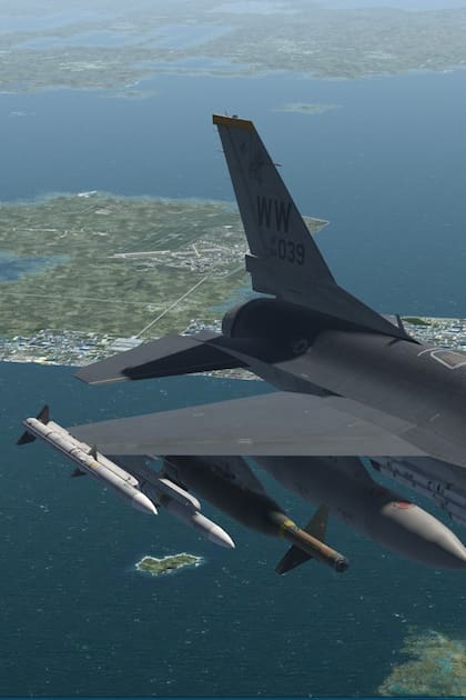 El F-16 comenzó a operar en 1978 y llegará a la Argentina con equipamiento militar de Estados Unidos