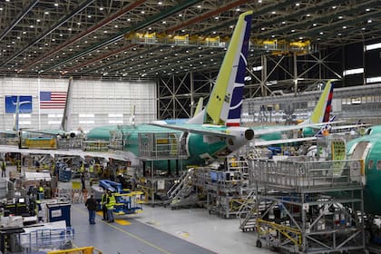 En medio de la cuarentena Boeing archivó una posible adquisición de la unidad de aviación comercial de la brasileña Embraer