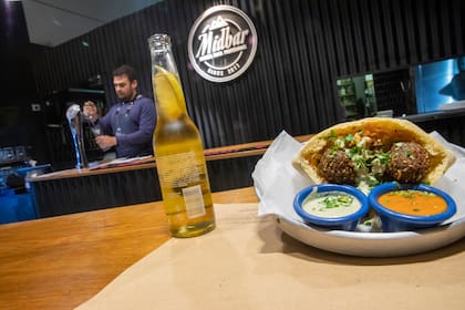 El falafel crujiente, una especialidad de Midvar