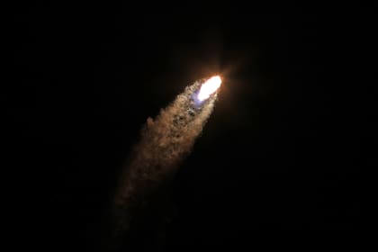 El Falcon 9 de SpaceX sale de la órbita terrestre con el módulo lunar