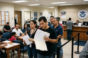 Qué cambia para venezolanos tras el fallo que obliga al Uscis a mover casos congelados