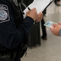 El fallo de la Corte Suprema que da poder a agentes de la CBP contra migrantes en la frontera