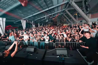 Una joven murió y otros cinco resultaron heridos en un tiroteo durante una fiesta rave