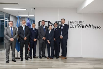 El FBI y la SIDE fortalecen la cooperación en la lucha contra el terrorismo y el crimen organizado