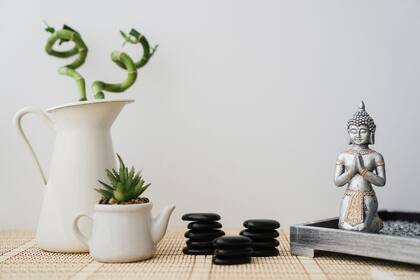 El Feng Shui es una filosofía china que armoniza los espacios habitables con el flujo de energía para fomentar la salud, la prosperidad y la paz