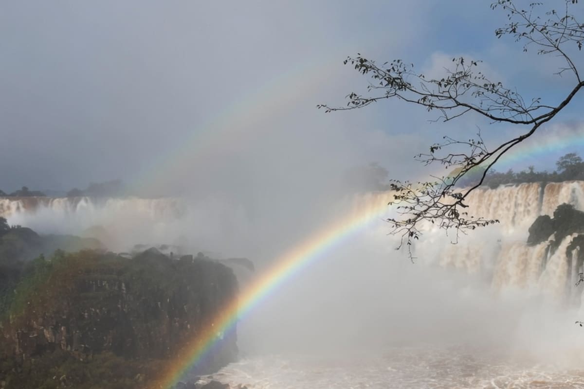 El fenómeno de los dobles arcoíris en las Cataratas