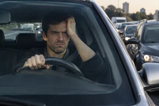 Qué es el tránsito fantasma, el fenómeno que genera atascos sin accidentes ni carriles cortados