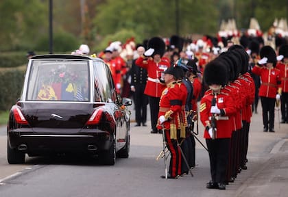 El féretro de la reina llega a Windsor