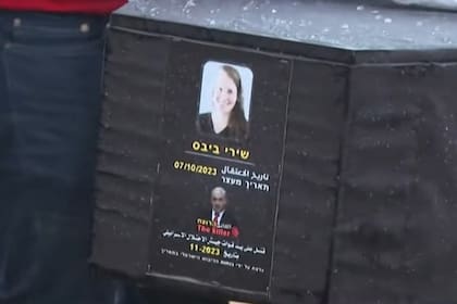 El féretro de Shiri Bibas