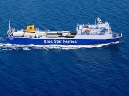 El ferry pertenece a la empresa Blue Star Ferries